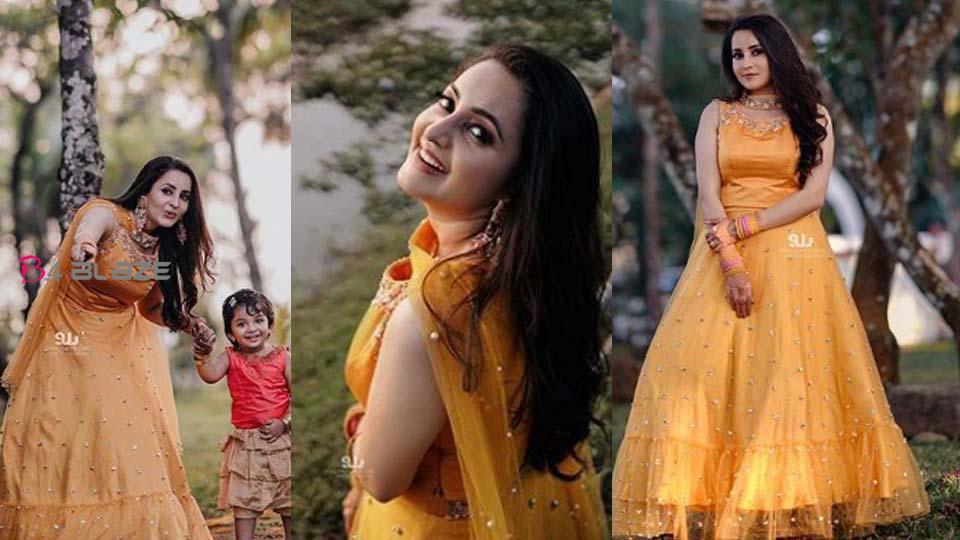 Bhama Gorgeous in Yellow Dress, Actress shared her Haldi Photos