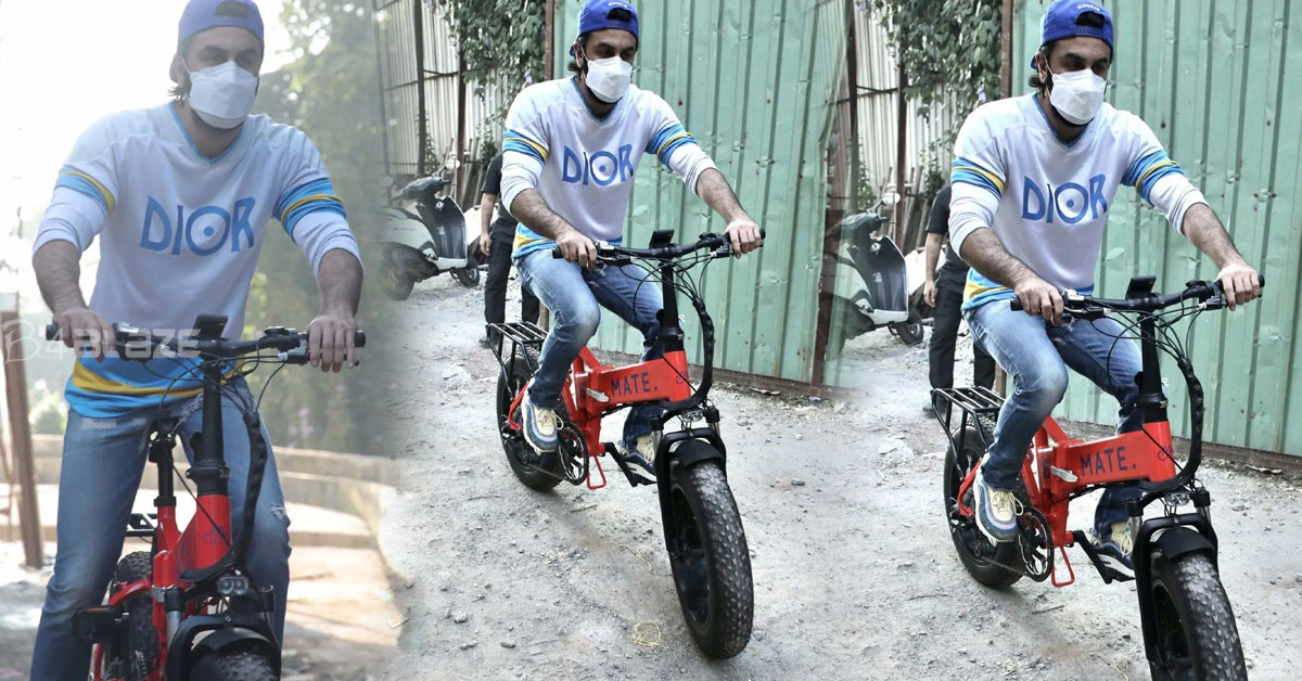 Ranbir-Kapoor-on-bicycle