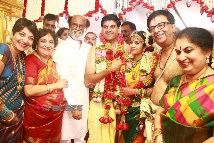 Rajinikanth-attends-the-wedding-reception-of-actor-YG-Mahendra’s-son-700x467