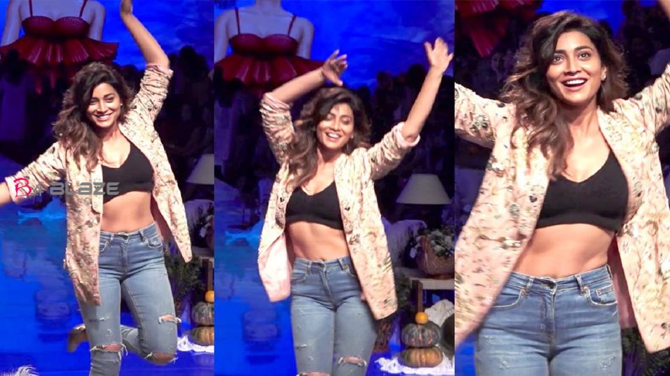 Pay Rs 200 for dancing with me, Shriya Saran with a new idea