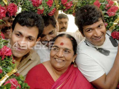 Puneeth Kumar with his mother