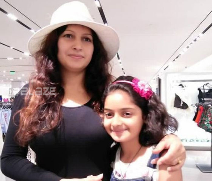 Sonali-with-her-daughter