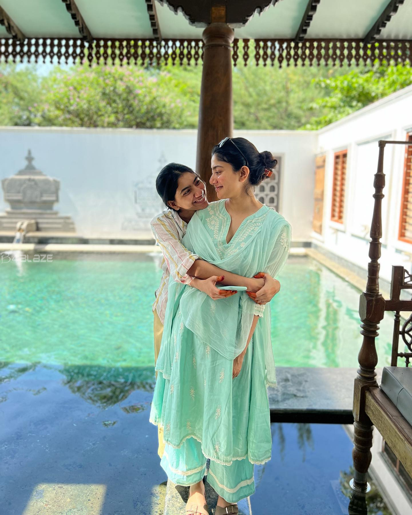 Sai Pallavi with her sister